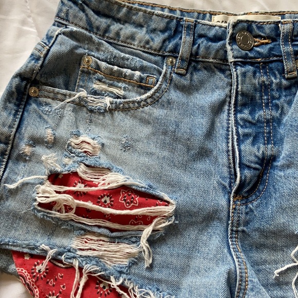 ‼️SOLD‼️ Garage Festival Shorts - Picture 2 of 6